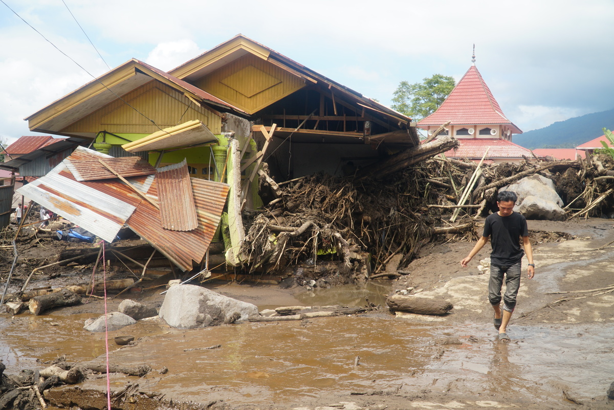 Banjir-bandang-Sumbar1.jpg